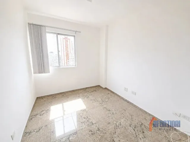 Apartamento 3 quartos e 2 banheiros, à venda, no bairro Cristo Rei em Curitiba