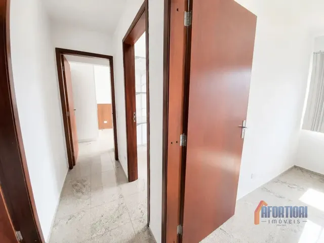 Apartamento 3 quartos e 2 banheiros, à venda, no bairro Cristo Rei em Curitiba