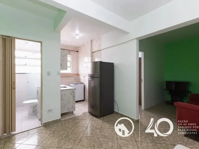 Apartamento 1 quarto e 1 banheiro, para alugar, no bairro Centro em Curitiba