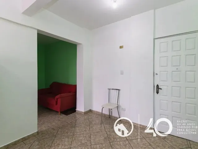 Apartamento 1 quarto e 1 banheiro, para alugar, no bairro Centro em Curitiba