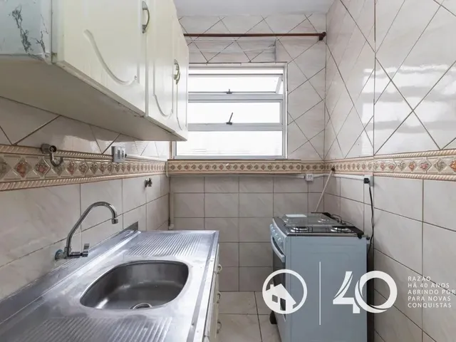 Apartamento 1 quarto e 1 banheiro, para alugar, no bairro Centro em Curitiba