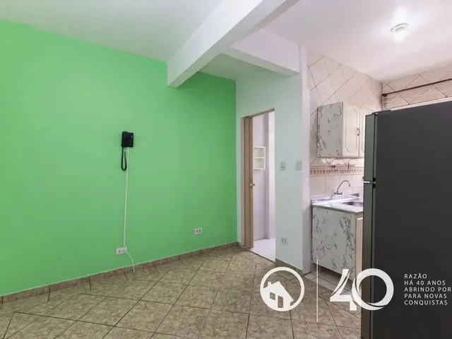 Apartamento 1 quarto e 1 banheiro, para alugar, no bairro Centro em Curitiba