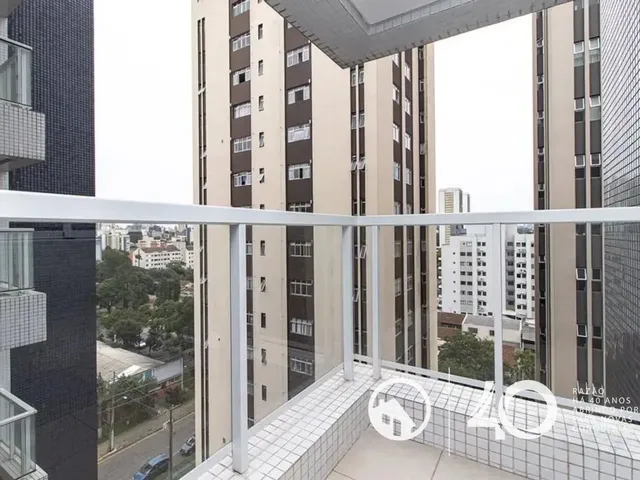 Apartamento 2 quartos e 1 banheiro, para alugar, no bairro Cristo Rei em Curitiba
