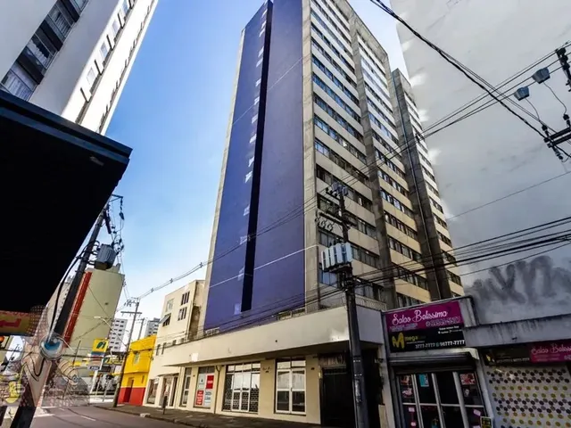 Apartamento 1 quarto e 1 banheiro, para alugar, no bairro Centro em Curitiba