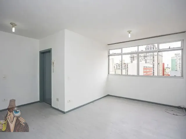 Apartamento 1 quarto e 1 banheiro, para alugar, no bairro Centro em Curitiba