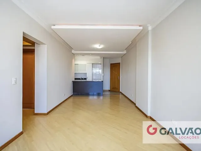 Apartamento 2 quartos e 1 banheiro, para alugar, no bairro Centro em Curitiba