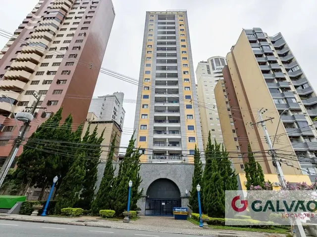 Apartamento 2 quartos e 1 banheiro, para alugar, no bairro Centro em Curitiba