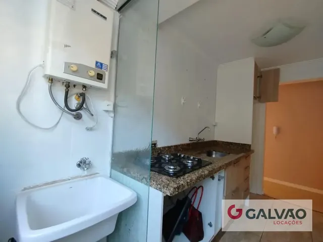 Apartamento 1 quarto e 1 banheiro, para alugar, no bairro Centro em Curitiba