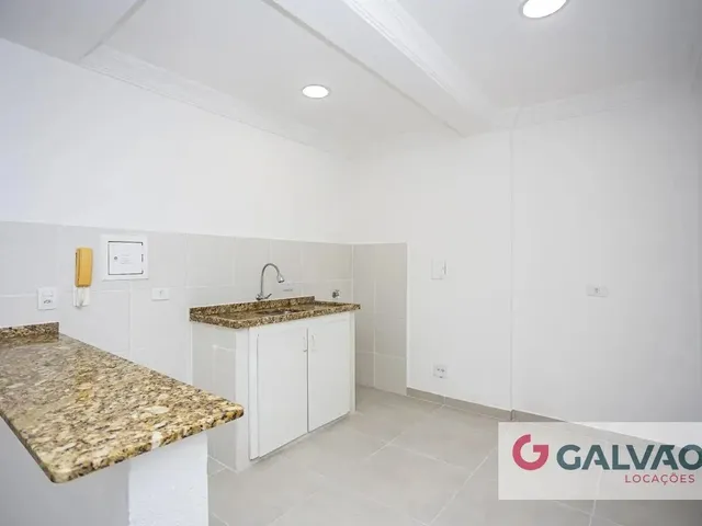 Apartamento 2 quartos e 1 banheiro, para alugar, no bairro São Lourenço em Curitiba