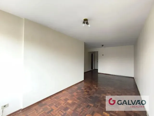 Apartamento 2 quartos e 1 banheiro, para alugar, no bairro Alto da Rua XV em Curitiba