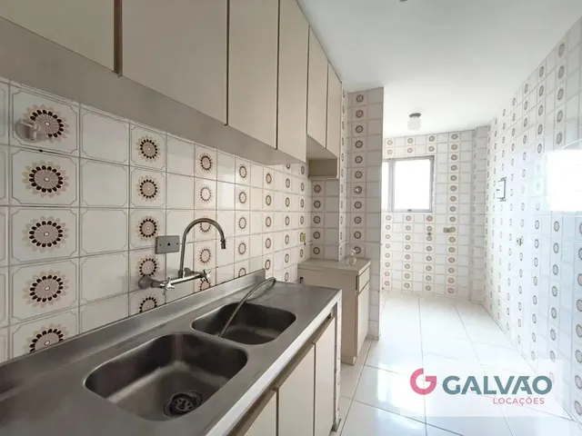 Apartamento 2 quartos e 1 banheiro, para alugar, no bairro Alto da Rua XV em Curitiba