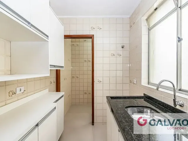 Apartamento 3 quartos e 1 banheiro, para alugar, no bairro Hauer em Curitiba