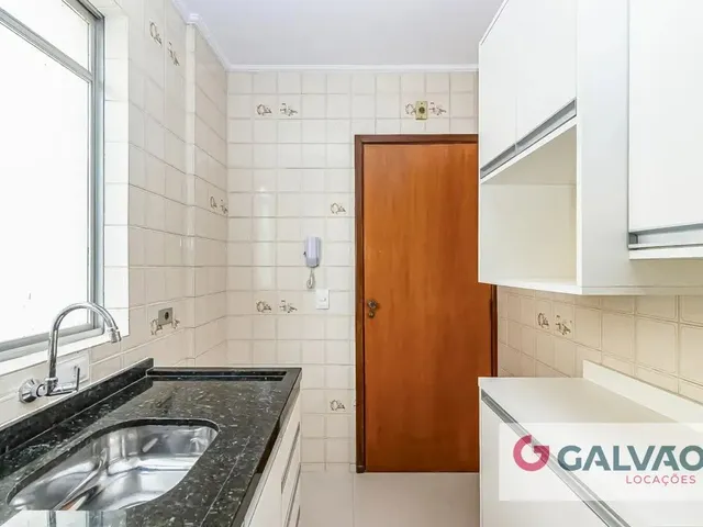 Apartamento 3 quartos e 1 banheiro, para alugar, no bairro Hauer em Curitiba