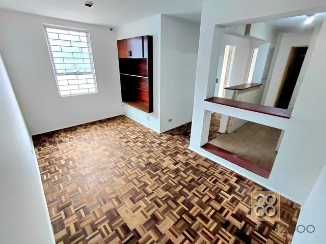 Apartamento 2 quartos e 1 banheiro, para alugar, no bairro Novo Mundo em Curitiba