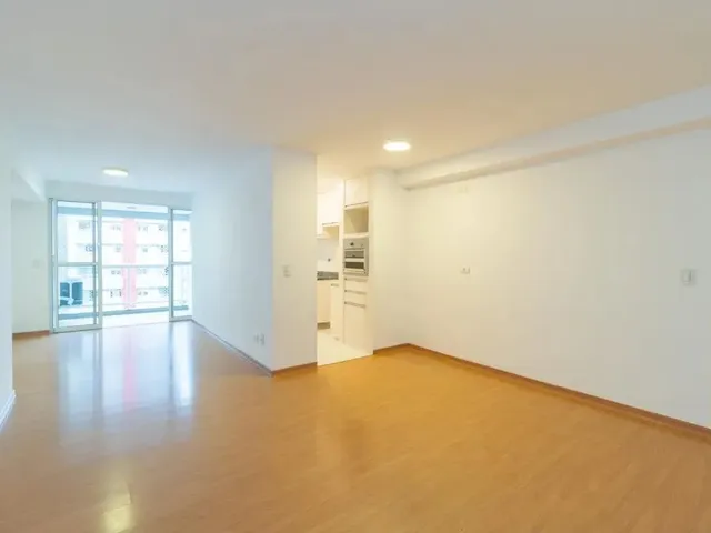 Apartamento 3 quartos e 1 banheiro, para alugar, no bairro Bigorrilho em Curitiba