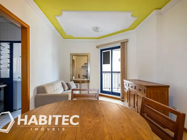 Apartamento 1 quarto e 1 banheiro, para alugar, no bairro Centro em Curitiba
