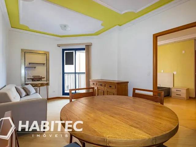 Apartamento 1 quarto e 1 banheiro, para alugar, no bairro Centro em Curitiba