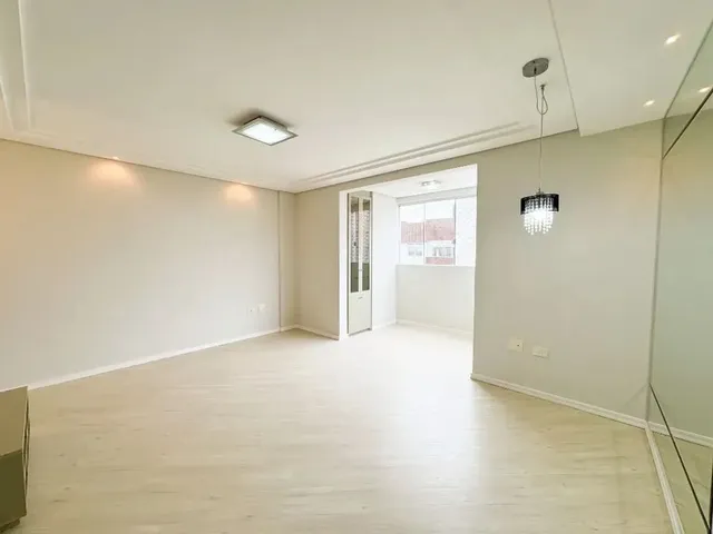 Apartamento 3 quartos e 2 banheiros, para alugar, no bairro Mossunguê em Curitiba