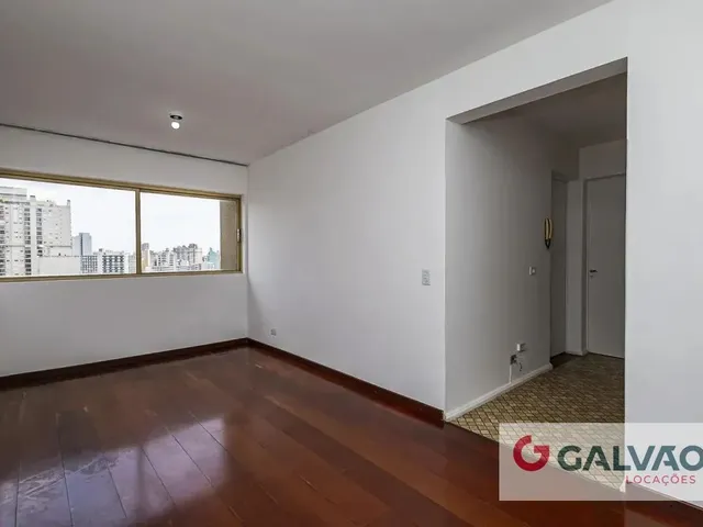 Apartamento 2 quartos e 1 banheiro, para alugar, no bairro Centro em Curitiba