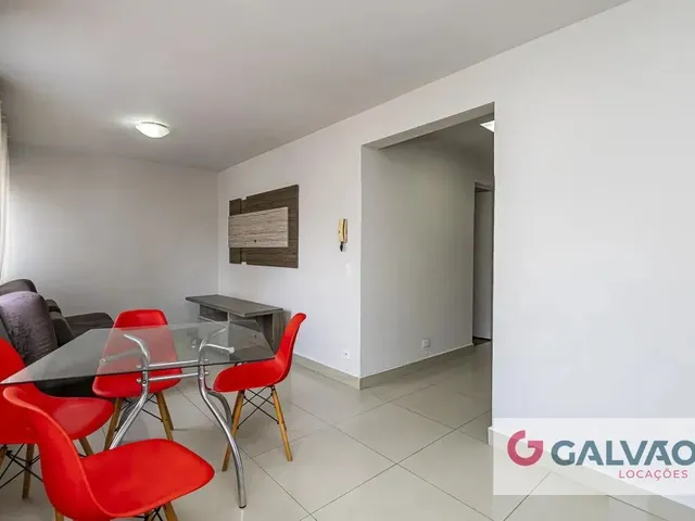 Apartamento 2 quartos e 1 banheiro, para alugar, no bairro Centro em Curitiba
