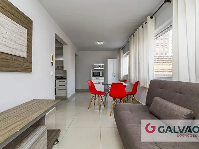 Apartamento 2 quartos e 1 banheiro, para alugar, no bairro Centro em Curitiba