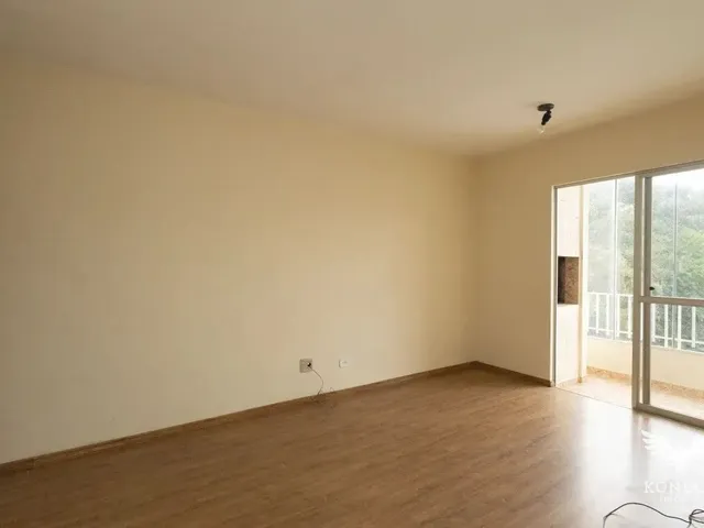 Apartamento 3 quartos e 2 banheiros, à venda, no bairro Orleans em Curitiba