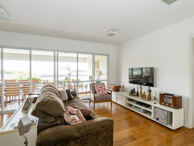 Apartamento com 160m² 3 quartos e 5 banheiros, à venda, no bairro Santo Amaro em São Paulo