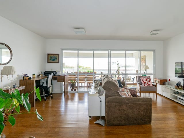 Apartamento com 160m² 3 quartos e 5 banheiros, à venda, no bairro Santo Amaro em São Paulo