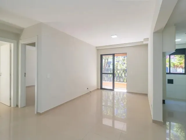 Apartamento 2 quartos e 1 banheiro, para alugar, no bairro Cristo Rei em Curitiba