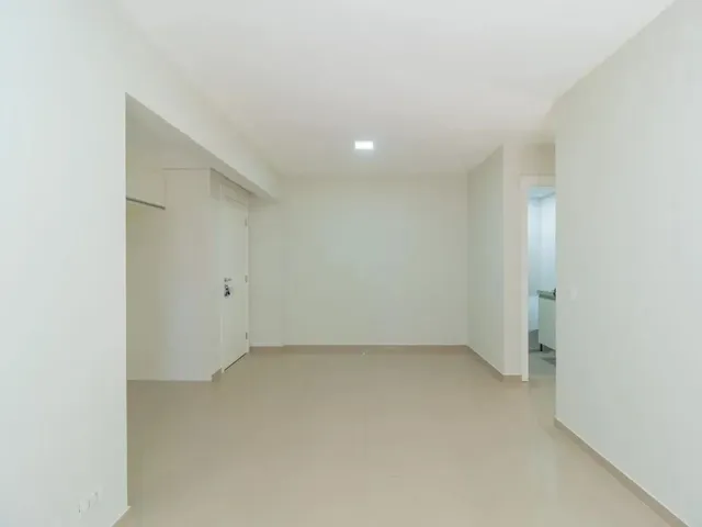 Apartamento 2 quartos e 1 banheiro, para alugar, no bairro Cristo Rei em Curitiba
