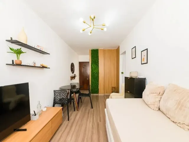 Apartamento 1 quarto e 1 banheiro, para alugar, no bairro Centro em Curitiba
