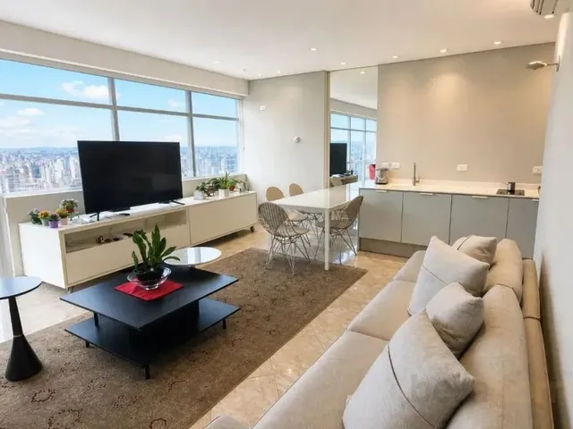 Apartamento 1 quarto e 1 banheiro, para alugar, no bairro Centro em Curitiba
