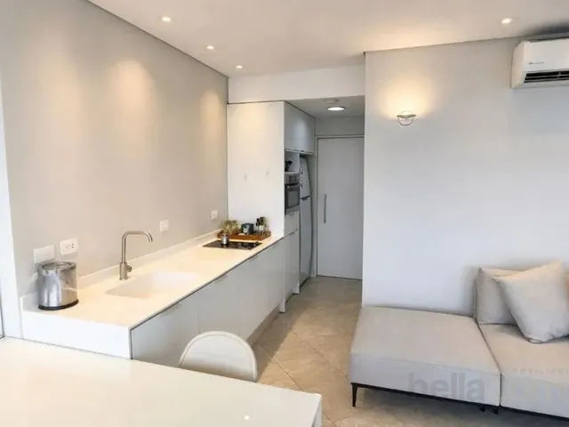 Apartamento 1 quarto e 1 banheiro, à venda, no bairro Centro em Curitiba