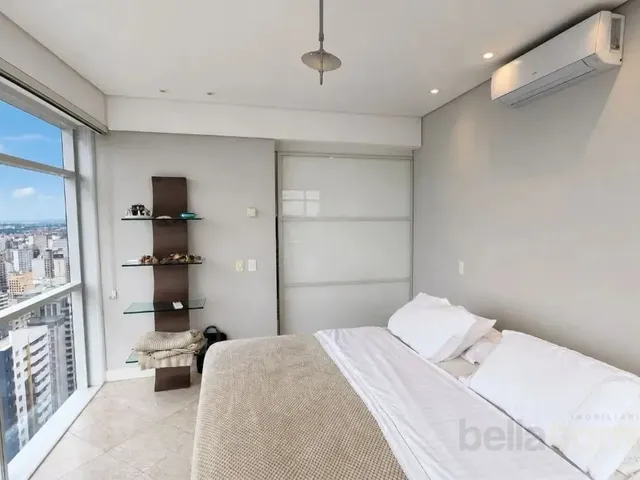 Apartamento 1 quarto e 1 banheiro, à venda, no bairro Centro em Curitiba