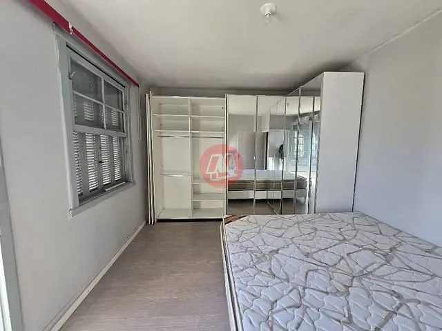 Apartamento com 130m² 3 quartos e 1 banheiro, para alugar, no bairro Rio Branco em Porto Alegre