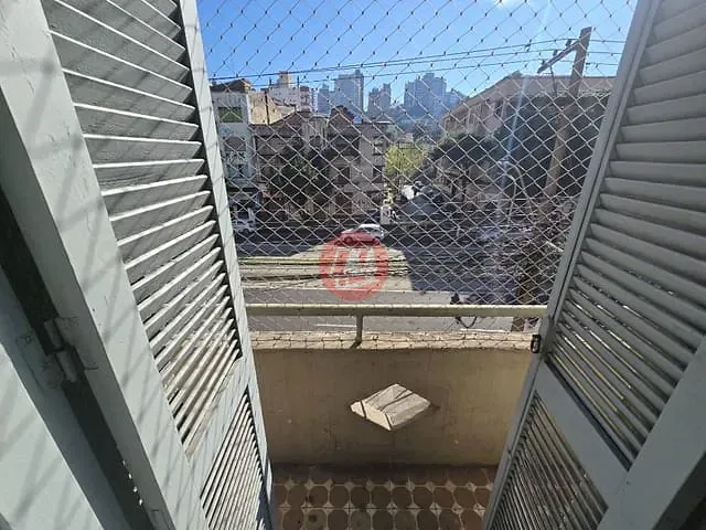 Apartamento com 130m² 3 quartos e 1 banheiro, para alugar, no bairro Rio Branco em Porto Alegre