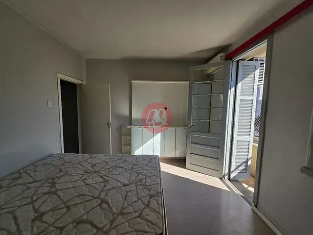 Apartamento com 130m² 3 quartos e 1 banheiro, para alugar, no bairro Rio Branco em Porto Alegre