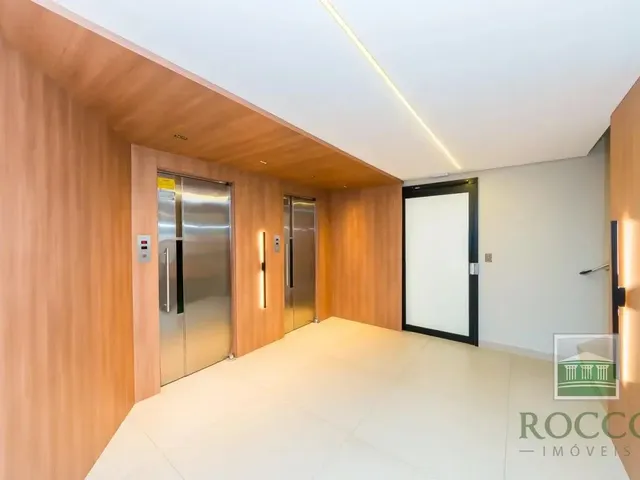 Apartamento 1 quarto e 1 banheiro, para alugar, no bairro Centro em Curitiba