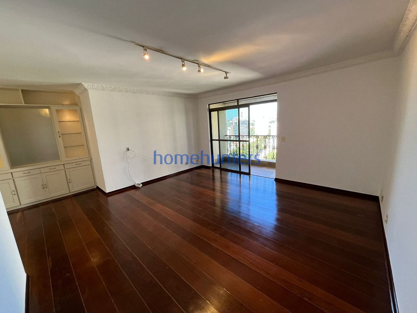 Apartamento à venda e aluguel com 3 quartos, 156m² - Foto 2