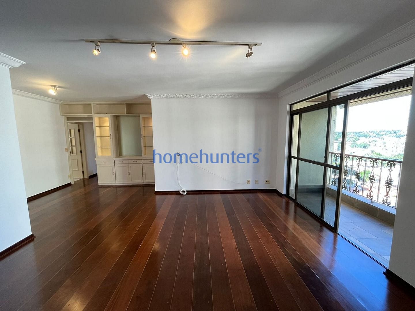 Apartamento à venda e aluguel com 3 quartos, 156m² - Foto 1
