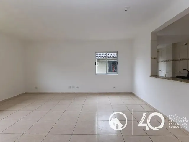 Apartamento 2 quartos e 1 banheiro, para alugar, no bairro Tingui em Curitiba