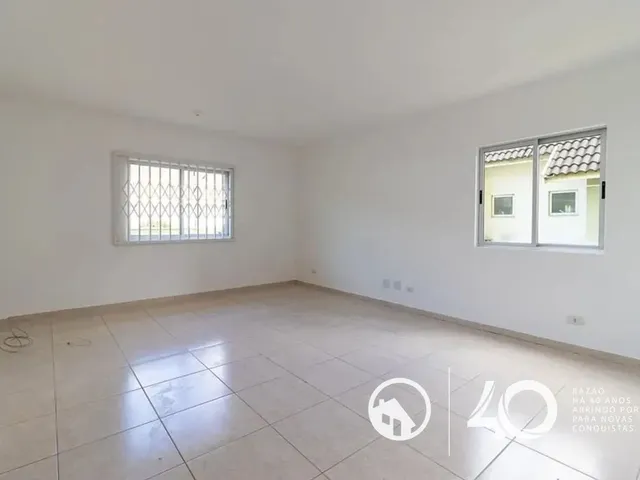 Apartamento 2 quartos e 1 banheiro, para alugar, no bairro Tingui em Curitiba