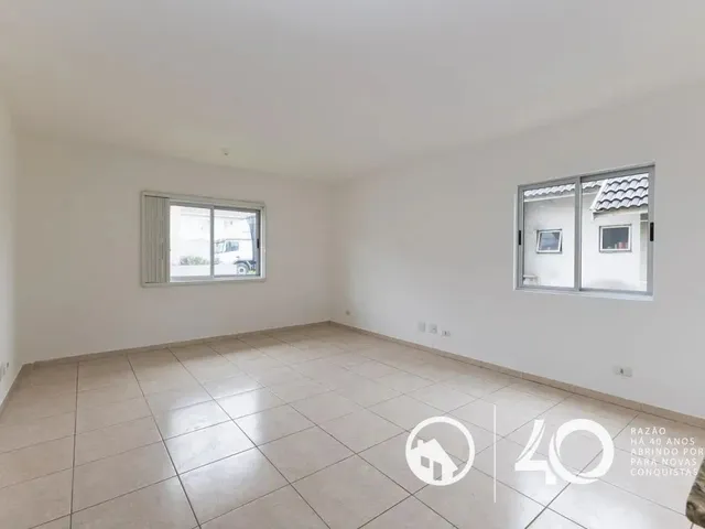 Apartamento 2 quartos e 1 banheiro, para alugar, no bairro Tingui em Curitiba