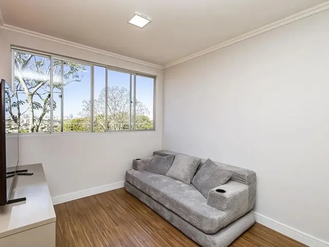 Apartamento 2 quartos e 1 banheiro, à venda, no bairro Campo Comprido em Curitiba