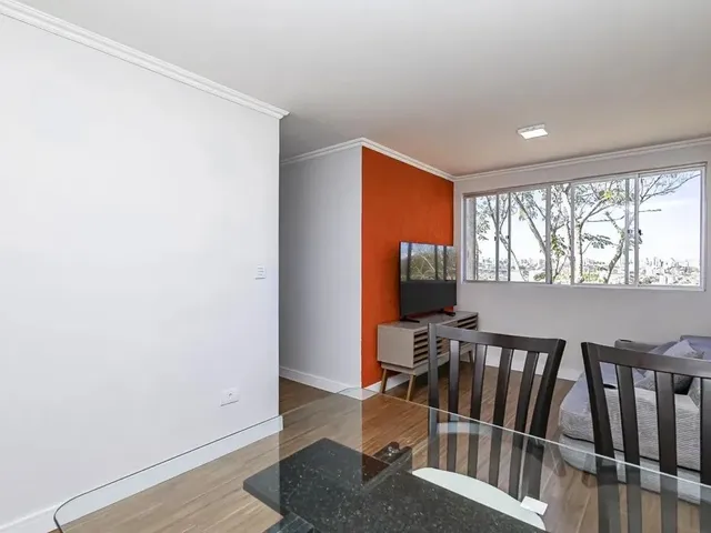 Apartamento 2 quartos e 1 banheiro, à venda, no bairro Campo Comprido em Curitiba