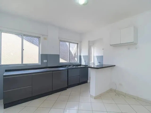 Apartamento 1 quarto e 1 banheiro, para alugar, no bairro Agua Verde em Curitiba