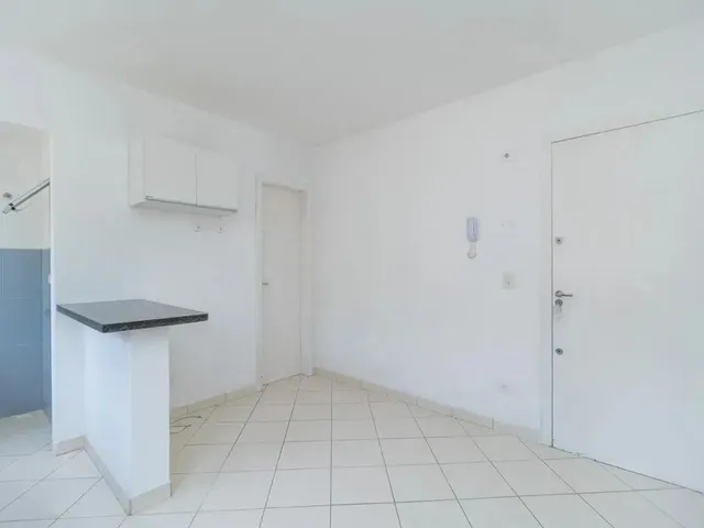 Apartamento 1 quarto e 1 banheiro, para alugar, no bairro Agua Verde em Curitiba