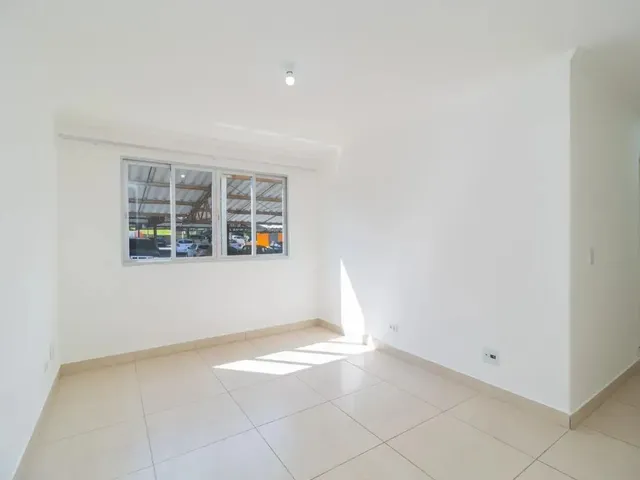 Apartamento 3 quartos e 1 banheiro, para alugar, no bairro Campo Comprido em Curitiba