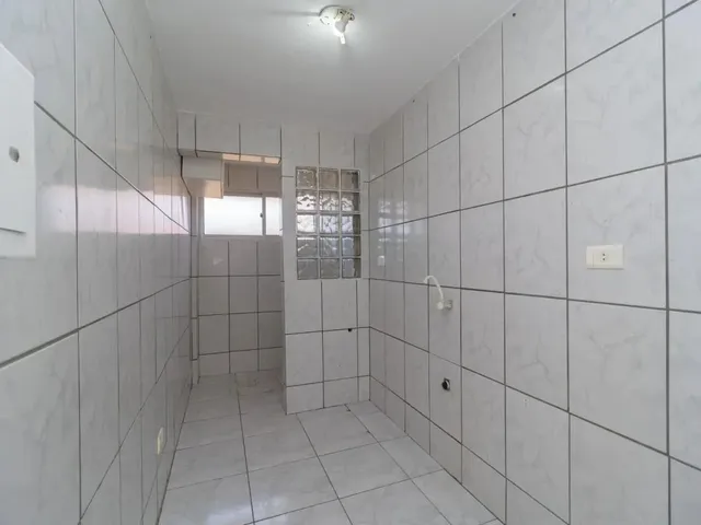 Apartamento 2 quartos e 1 banheiro, para alugar, no bairro Campo Comprido em Curitiba
