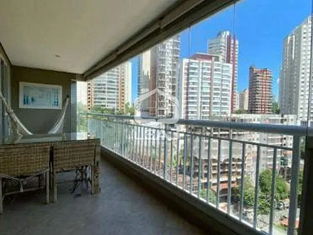 Apartamento com 220m² 3 quartos e 4 banheiros, à venda, no bairro Vila Andrade em São Paulo